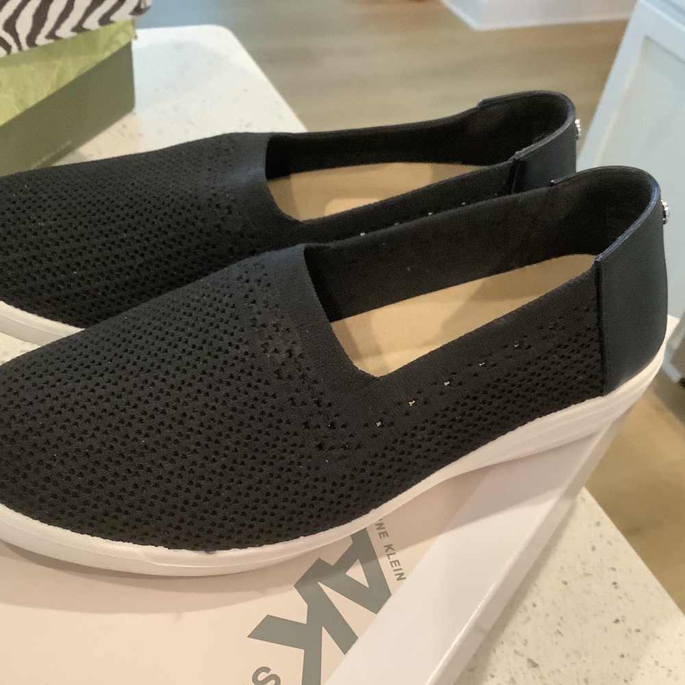 Anne Klein 7 Black